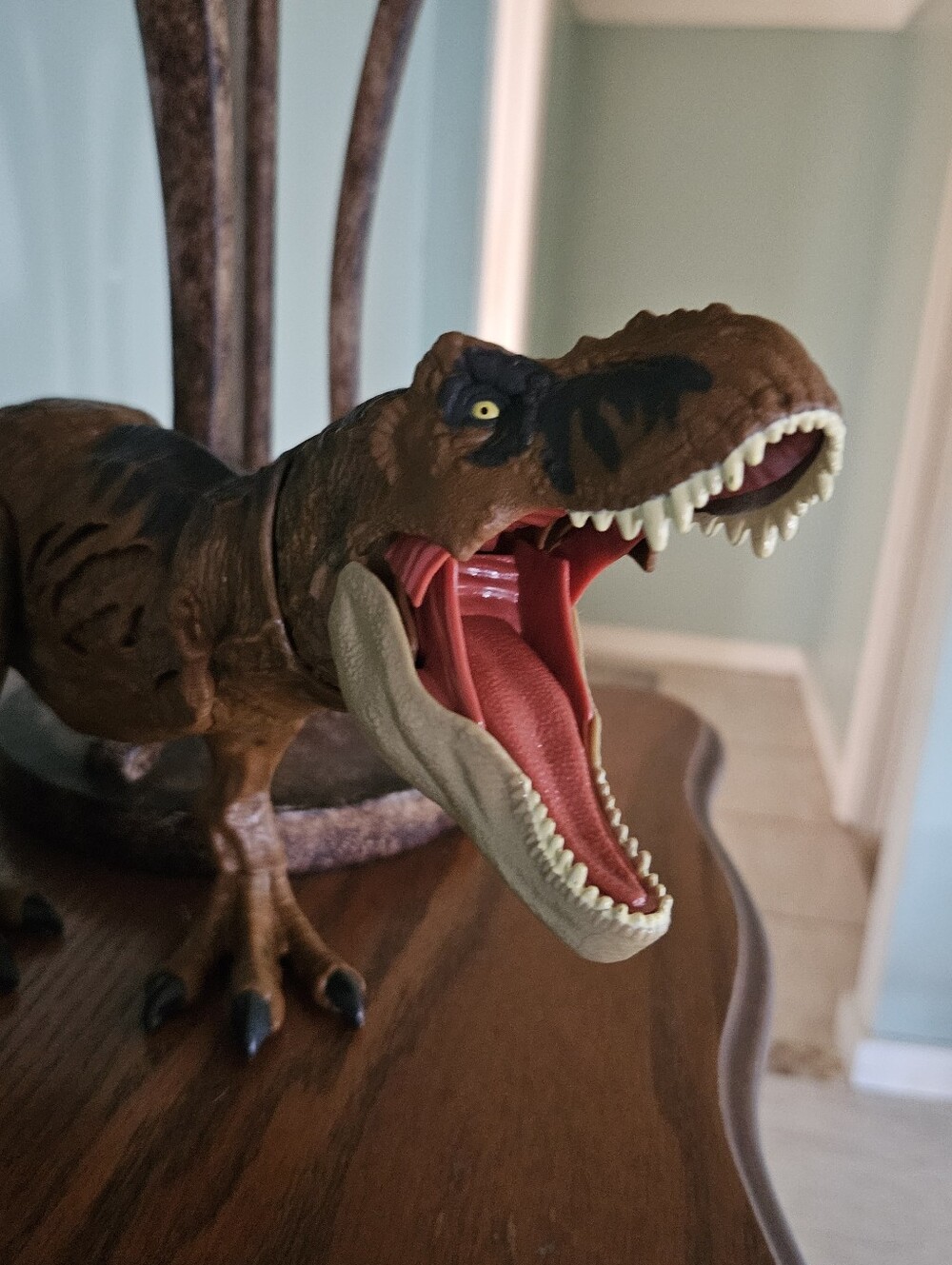 Extreme Damage T-rex Dinosaur, Jurrasic World Toy Dinosaur